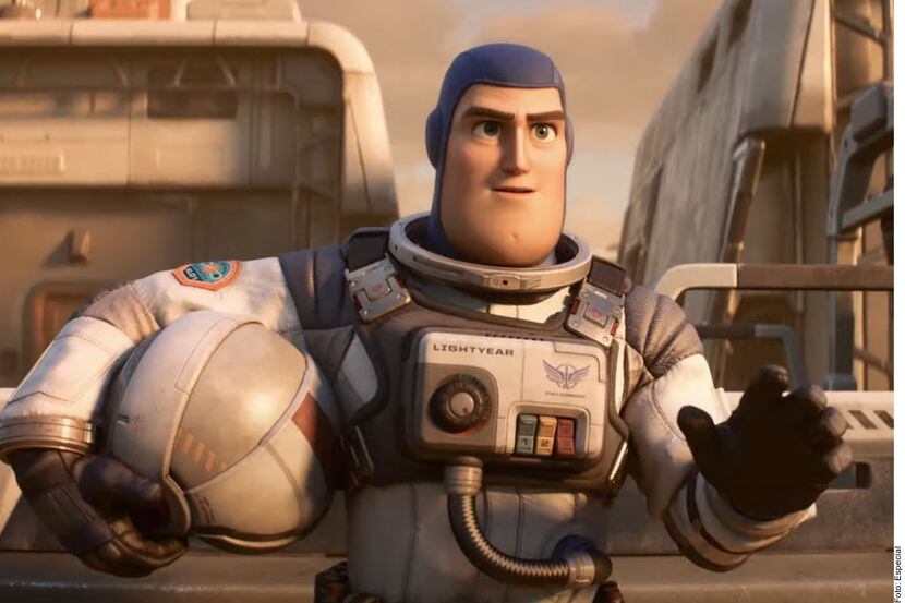 En esta fotografía cortesía de Disney y Pixar se ve un avance de Buzz Lightyear, de la...