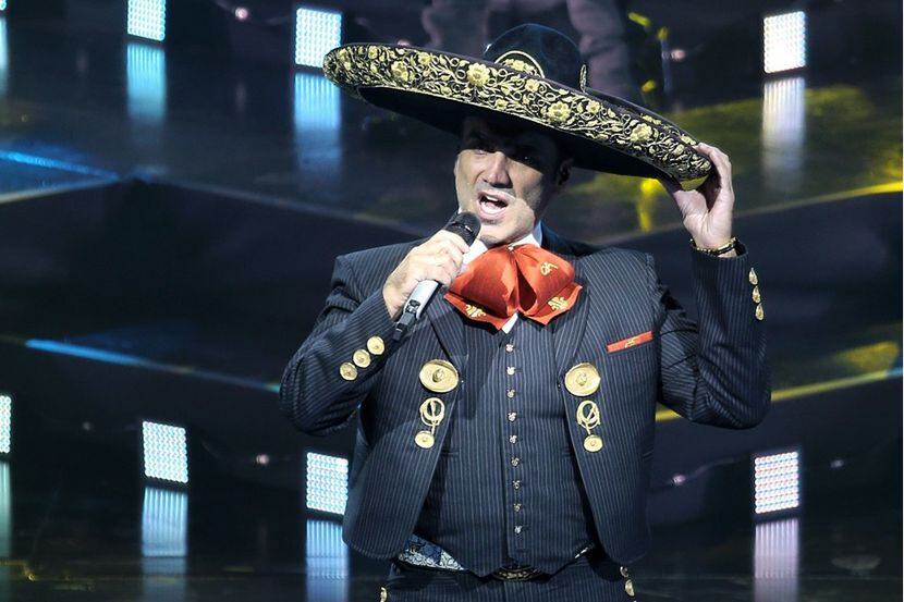 El cantante Alejandro Fernández (foto) reprueba la manera en la que Donald Trump, candidato...