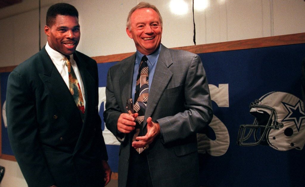 Washington, United States Of America. 25th Aug, 2021. File photo of Dallas  Cowboy running back Herschel Walker (34) prior to an NFL game at RFK  Stadium in Washington, DC on December 11