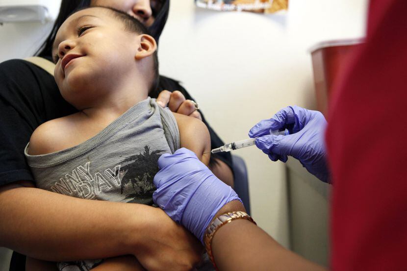 Las vacunas para los niños estarán disponibles en las clínicas de DCHHS. (AL DIA)