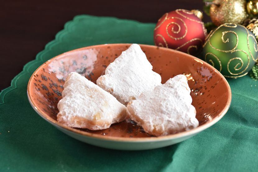 Sopapillas are available for free at El Fenix near Christmas Day.