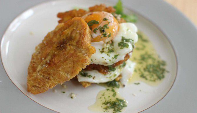 Una excelente manera de fusionar dos culturas gastronómicas: huevos a la Benédict, platillo...