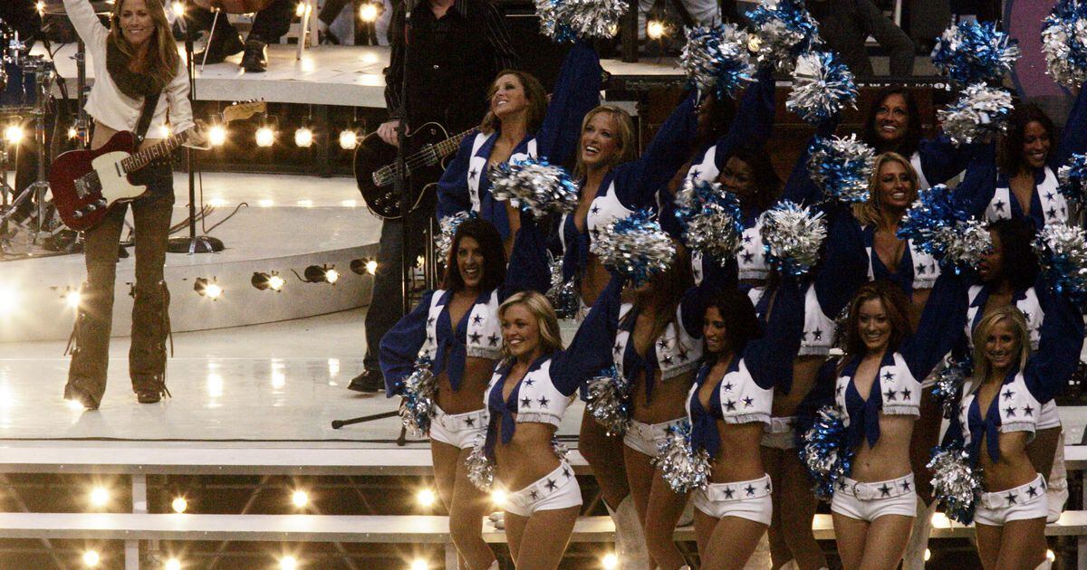 These are the most-memorable Dallas Cowboys Thanksgiving halftime shows