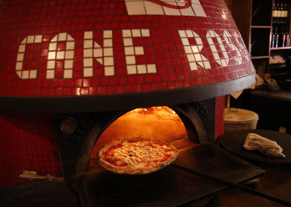 Cane Rosso is moving its pizza ovens from Fairview to Arlington. The new Cane Rosso near AT&T Stadium is expected to open in late 2019.