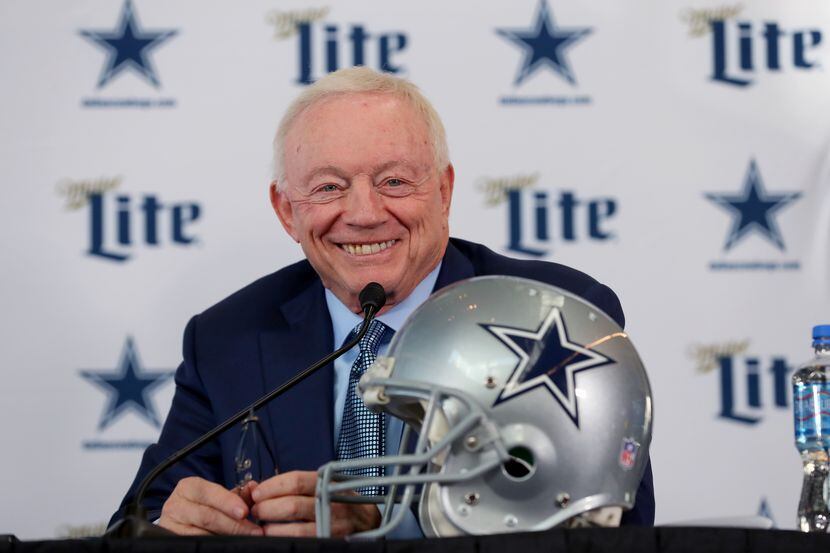 El dueño de los Cowboys de Dallas, tiene  planes para expandir la presencia de su equipo en...