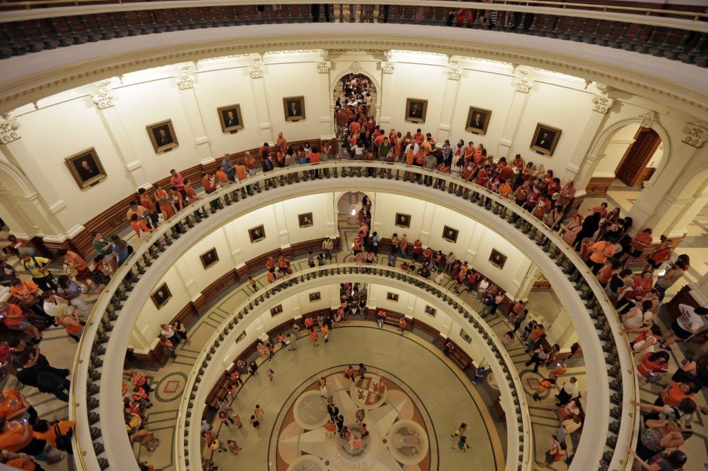 Spectators lined up to get in the gallery in the Capitol rotunda during the final day of the legislative special session June 25, 2013. Wendy Davis' filibuster to kill a restrictive abortion bill attracted a crowd of thousands and national attention.
