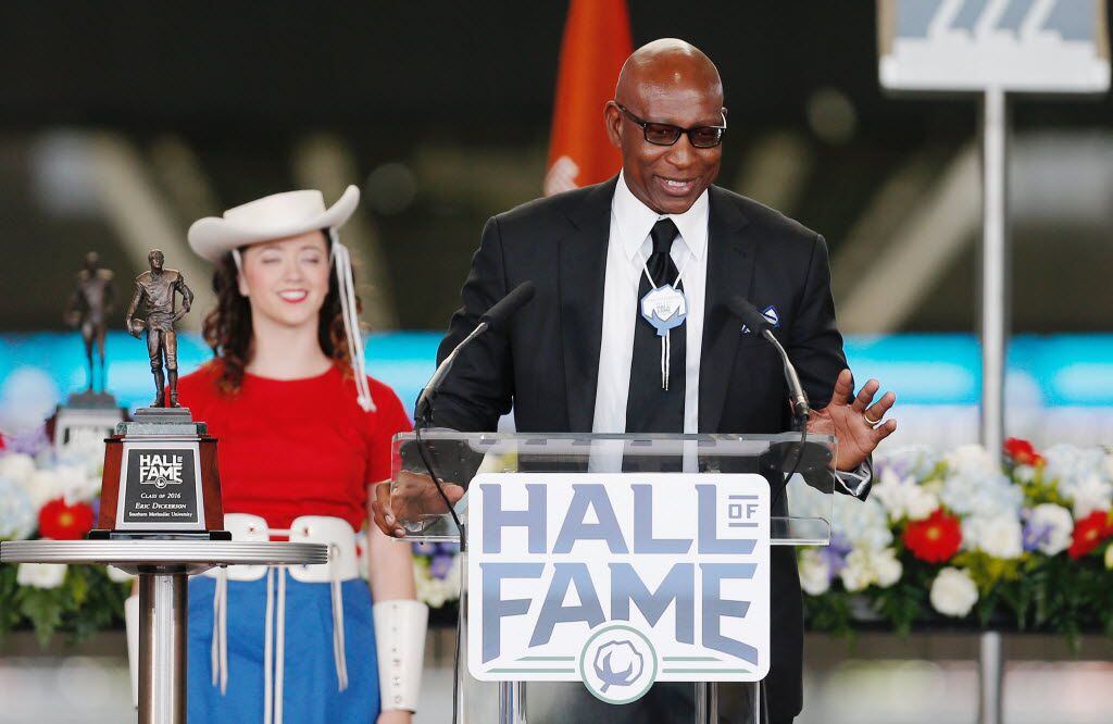 Former SMU tailback Eric Dickerson accepts his induction into the class of 2016 Cotton Bowl...