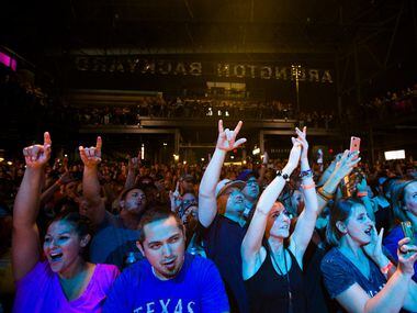 Alt-rockers The Toadies performed to an adoring hometown crowd during the grand opening...