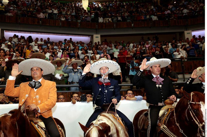 Los Gobernadores de Puebla y Tamaulipas, Rafael Moreno Valle (der.) y Francisco García...