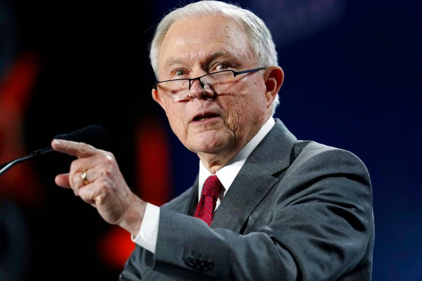 El secretario de Justicia de Estados Unidos, Jeff Sessions, pronuncia un discurso durante la...