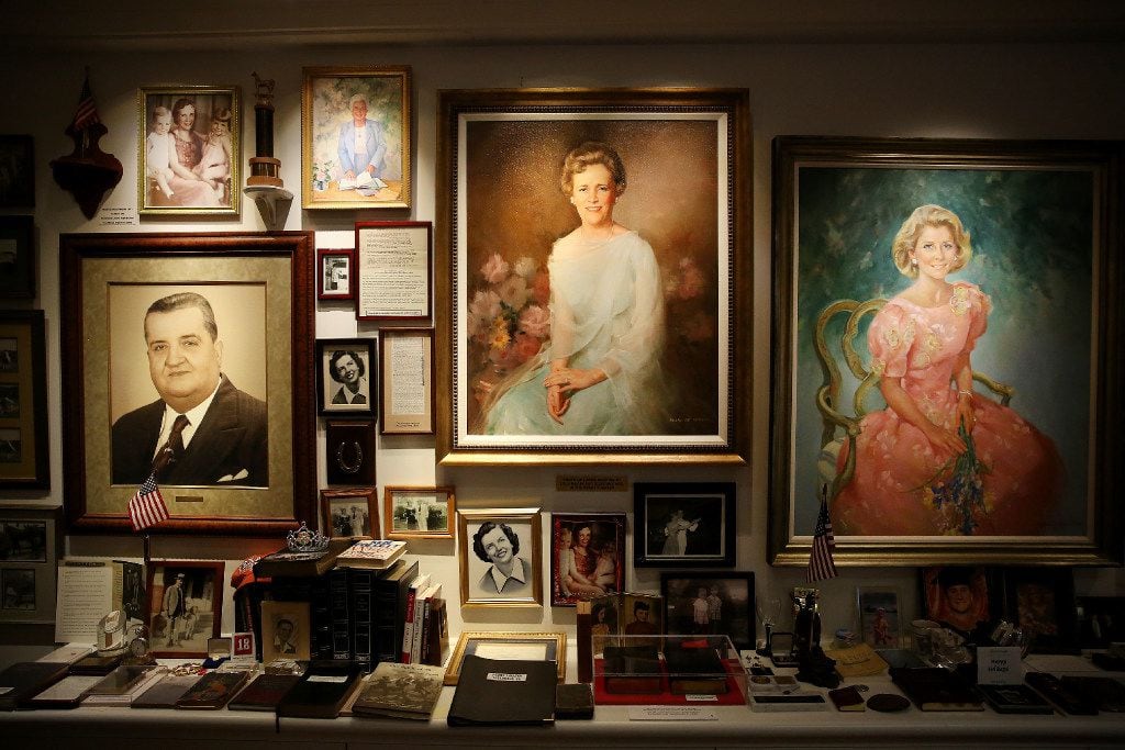 (From left) Portraits of Gabriel Ross Perot, who is Ross Perotâs father, Lulu May Perot,...