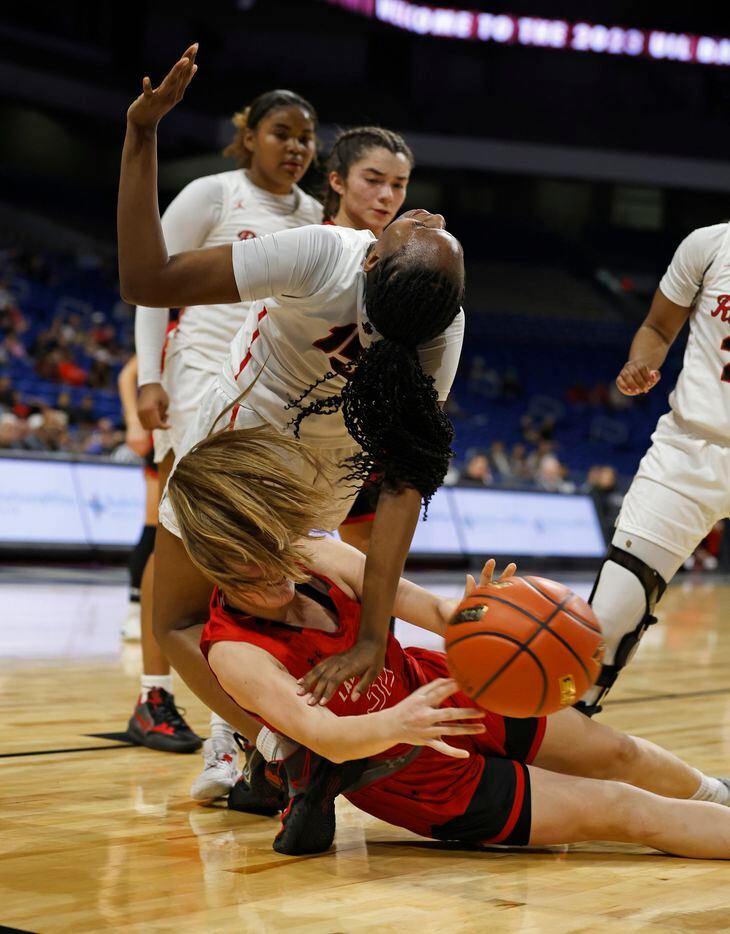 Frisco Liberty Za’Naiha Hensley (15) is trapped by Lubbock Cooper Karlee Cronk (32) in girls...