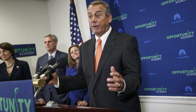 El presidente de la Cámara de Representantes, John Boehner, urgió a los demócratas a aprobar...