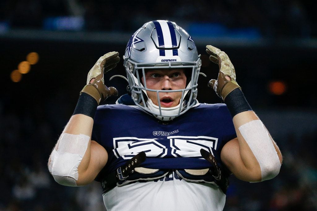 Dallas Cowboys outside linebacker Leighton Vander Esch (55) warms up prior to an NFL football game between the Dallas Cowboys and the Minnesota Vikings at AT&T Stadium in Arlington, Texas, on Sunday, Nov. 10, 2019.