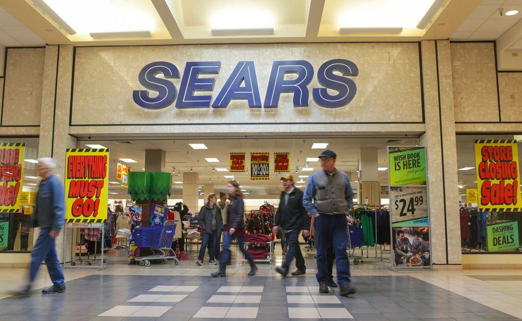 Sears asks for rent cuts, identifies 505 stores it plans to sell to keep  the brand alive