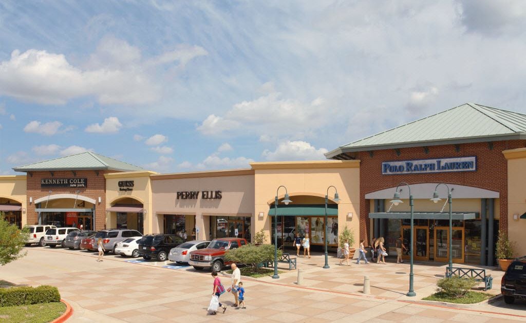 Allen Premium Outlets to add H&M and Armani in expansion