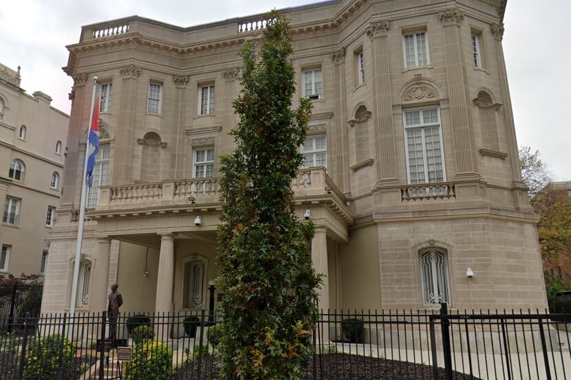 Fachada de la embajada de Cuba en Washington D.C.