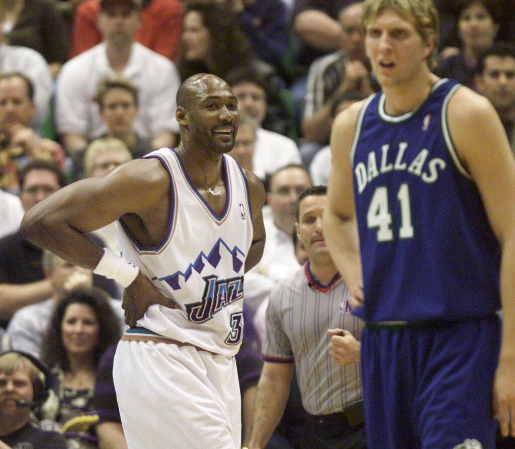 ORG XMIT: S15238AD9 (shot 24 APR 2001) DIGITAL IMAGE -  Jazz's Karl Malone is all smiles...