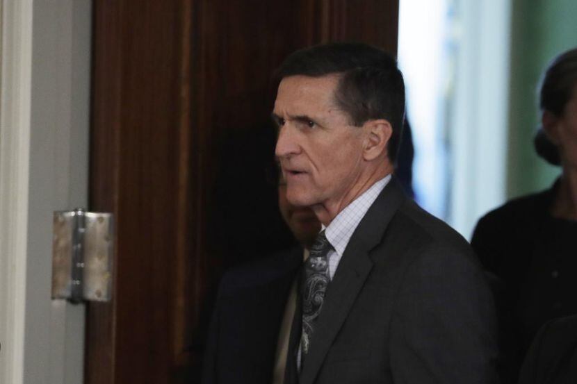 En esta fotografía se ve al asesor de seguridad nacional Michael Flynn en la Casa Blanca el...