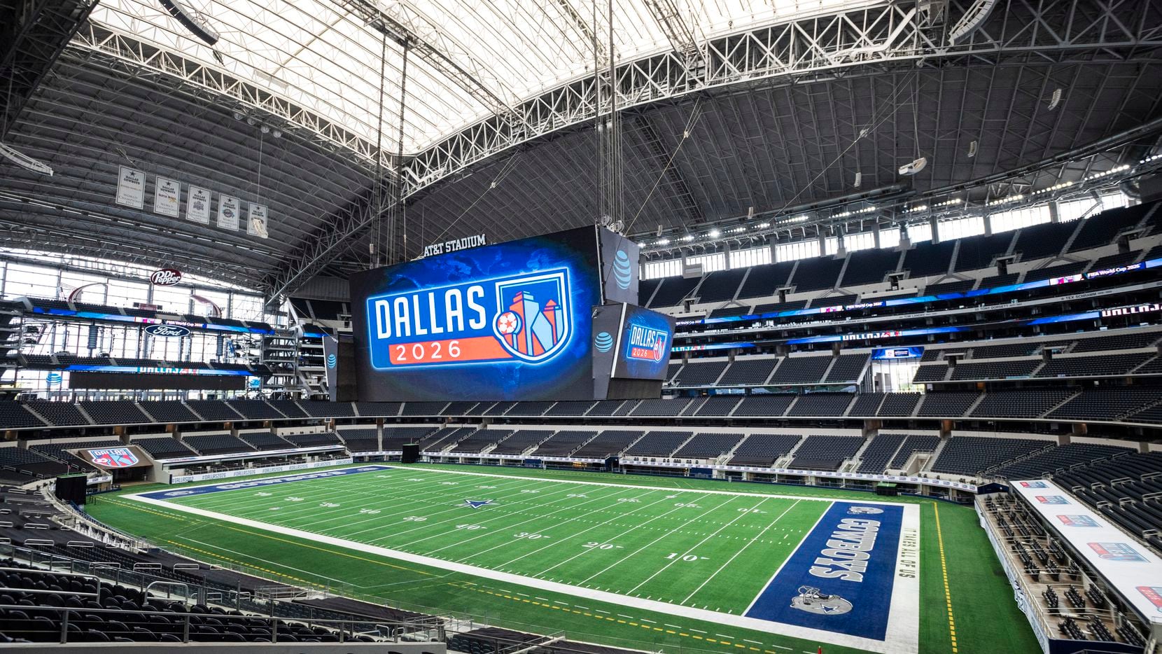 El logotipo de la ciudad de Dallas para ser sede de la Copa del Mundo 2026 se exhibe en la...