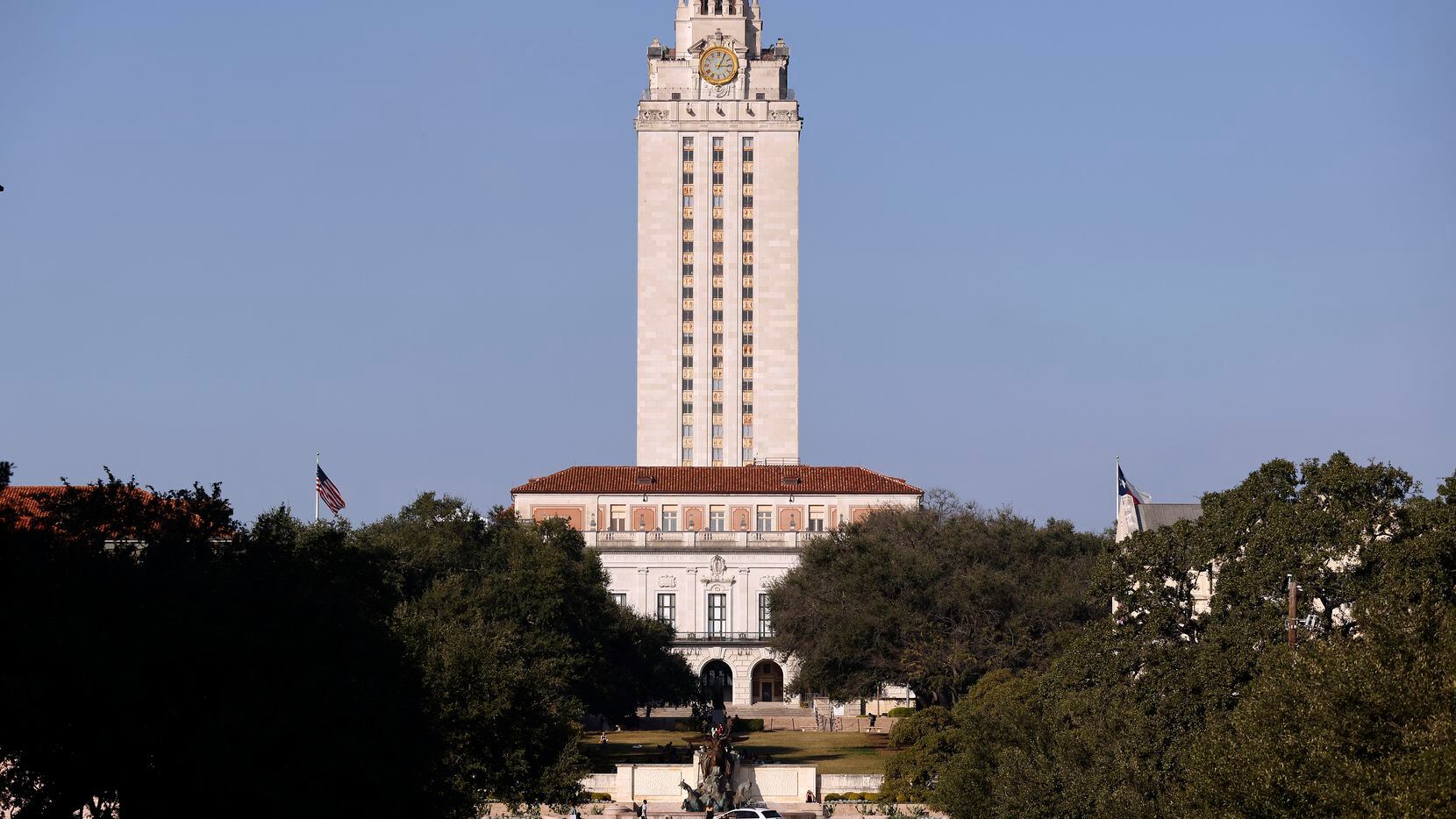 Texas OF Austin Todd announces return for 2022 season - Burnt