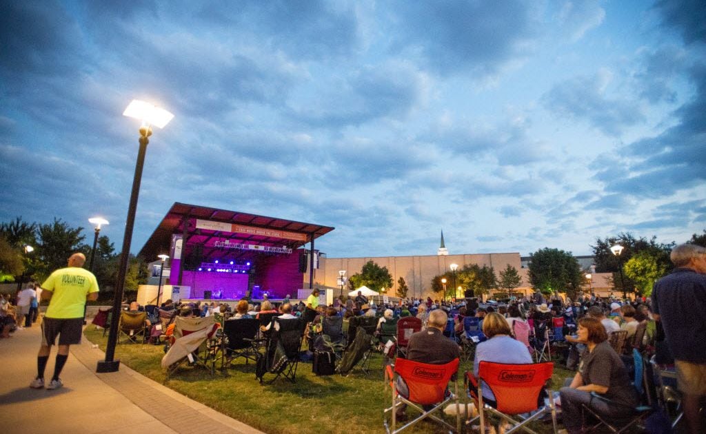 Why Arlington's downtown music venue is a hot spot for free summer concerts