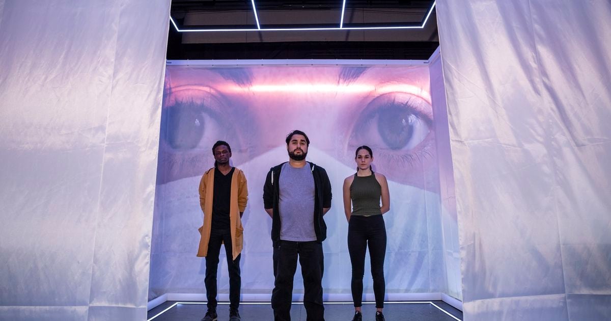 ‘Did you come to be entertained?’ asks ‘The Cube,’ that rare chance to see live theater amid a pandemic