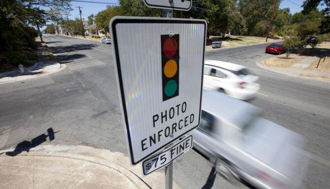 El plan de la Legislatura busca que las cámaras sean retiradas de las calles de Texas...