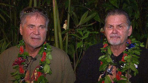 Alan Robinson y Walter Macfarlane  crecieron en Hawai siendo los mejores amigos y apenas...