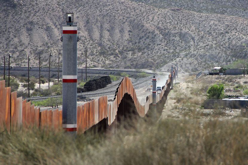 La barda fronteriza entre Nuevo Mexico y Chihuahua, México. GETTY IMAGES.
