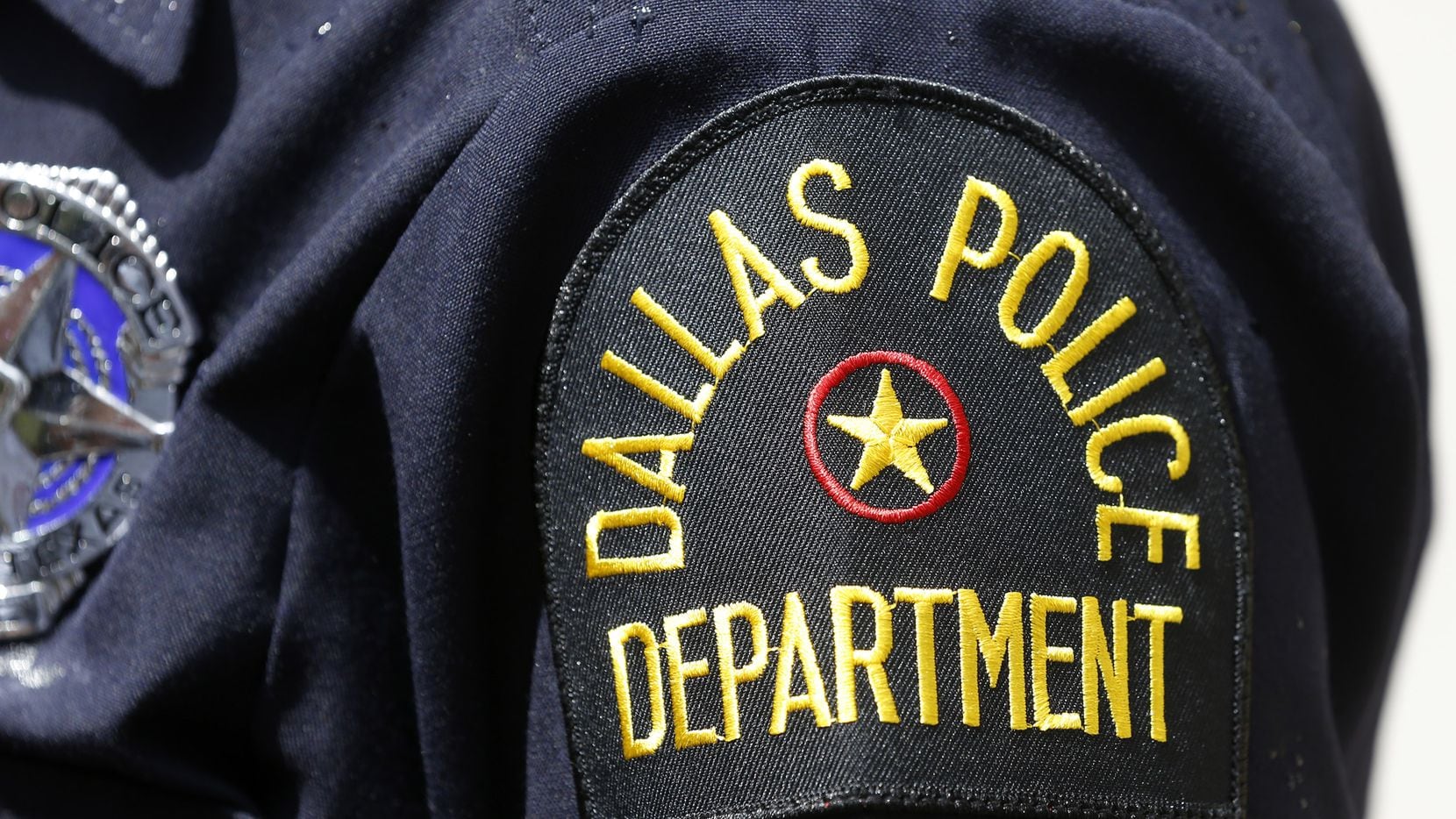 dallas police officer hot today