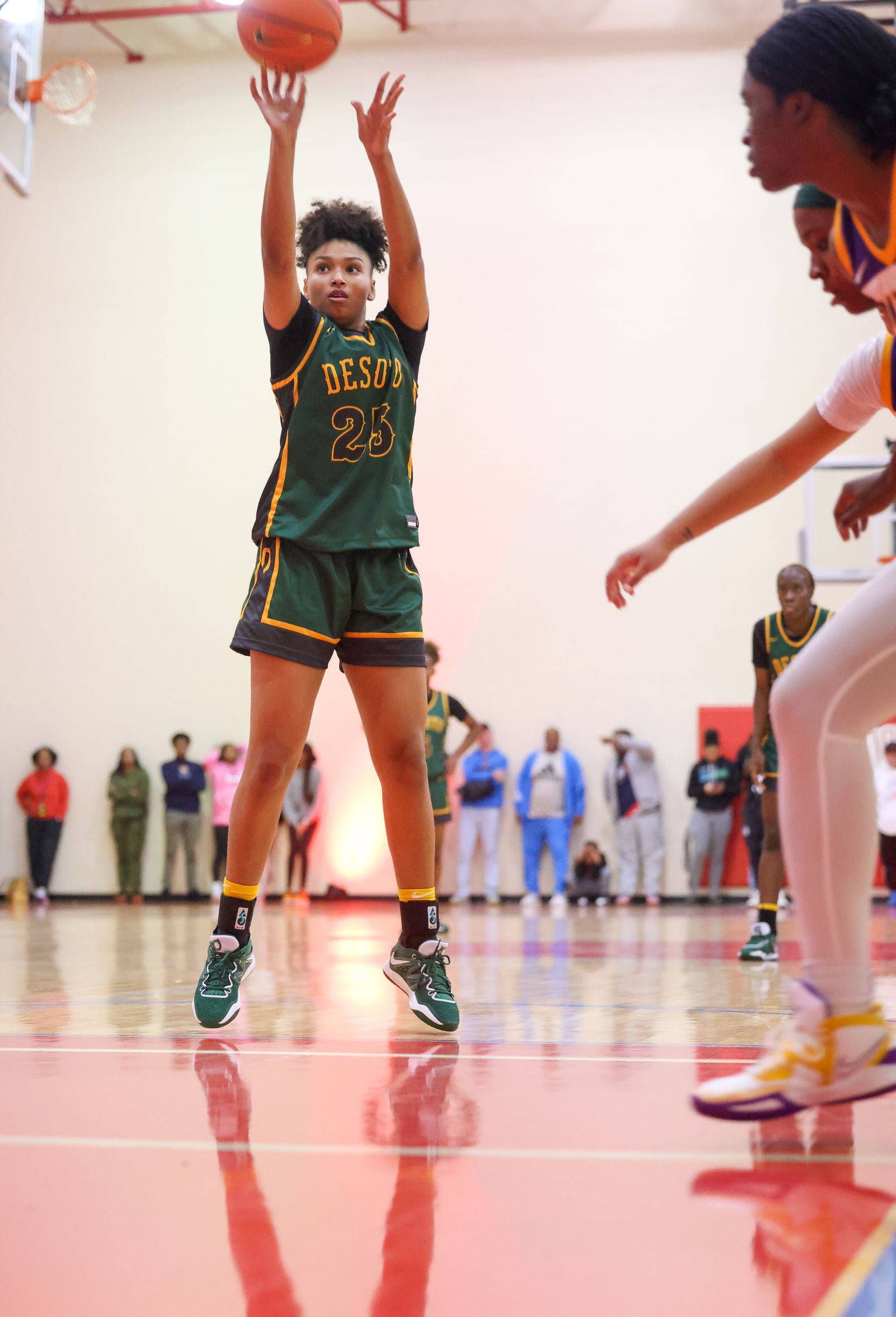 DeSoto shooting guard Amayah Garcia (25) makes a free throw in the second half of a game...