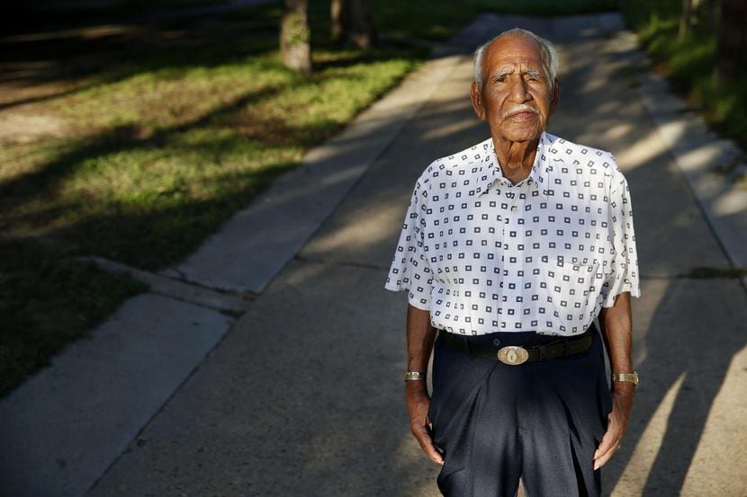 Félix Lozada, de 94 años, también fue un héroe de la Segunda Guerra Mundial. (DMN/ANDY...