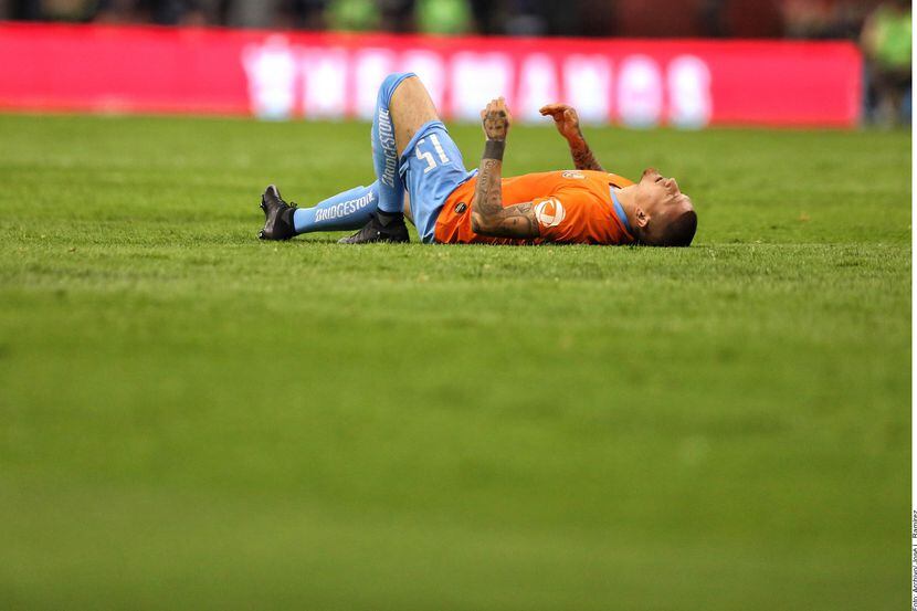 El delantero chileno Nicolás Castillo ha pasado gran parte del tiempo lesionado desde su...