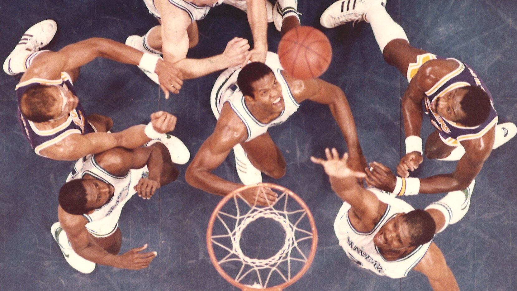 Flashback: Dallas Mavericks swished past Spurs in 1980 debut victory