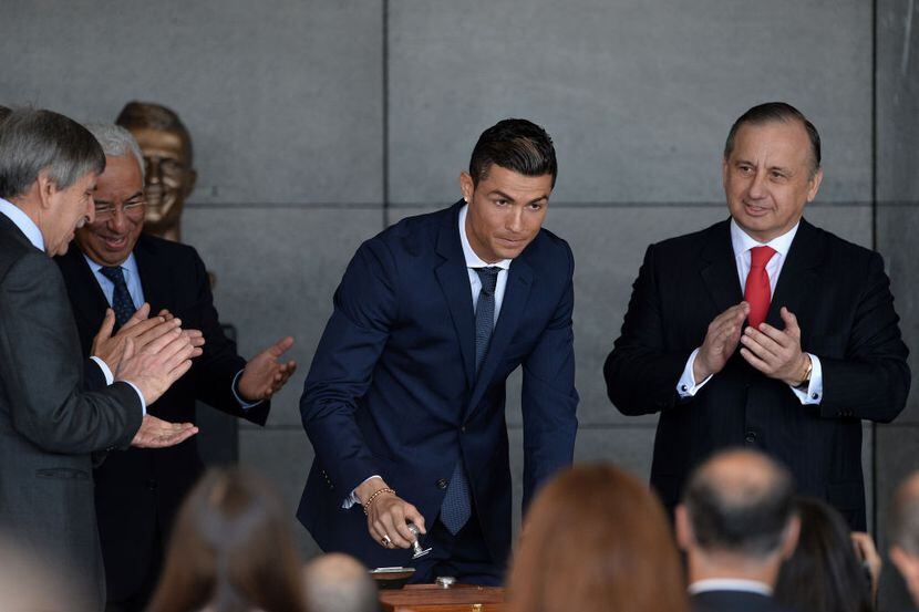 Cristiano Ronaldo pagará una multa de 19 millones de euros (22 millones de dólares) a cambio...
