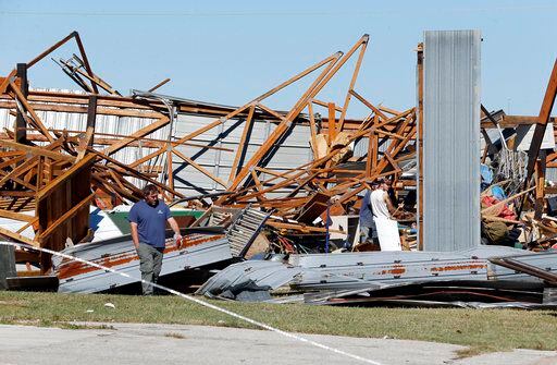 Edificio afectado por el tornado el domingo 22 de octubre cerca de Norman, Oklahoma. (AP)
