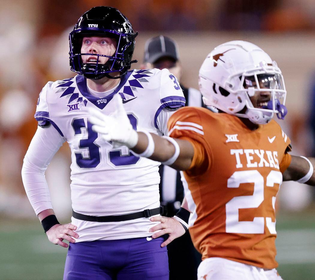 TCU Horned Frogs place kicker Griffin Kell (39) reacts to missing a first quarter field goal...