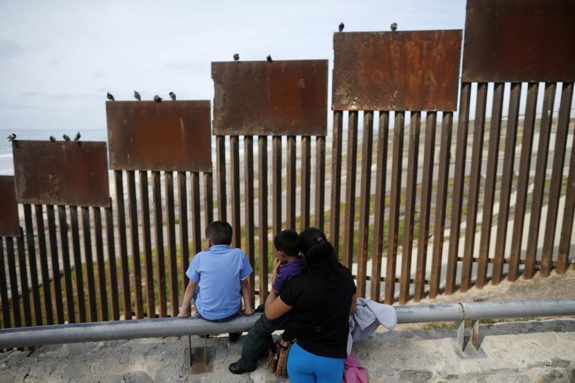 La frontera con Estados Unidos vista desde Tijuana. El candidato republicano dice que...