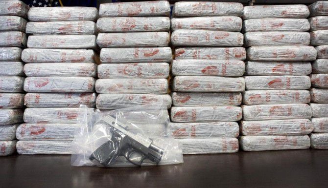 Las 154 libras de heroína valen al menos $50 millones en las calles, dijo la DEA al anunciar...