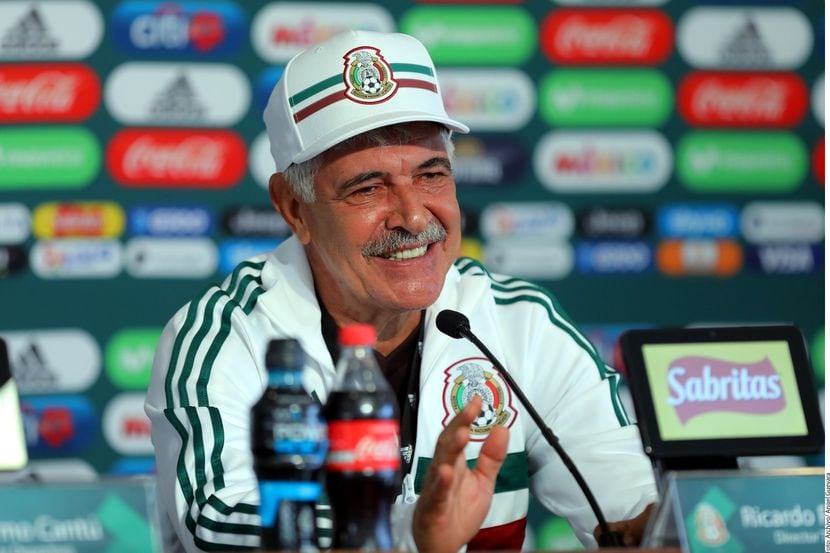 Confirma FMF que el Tuca Ferretti no sera el técnico permanente de la selección mexicana....