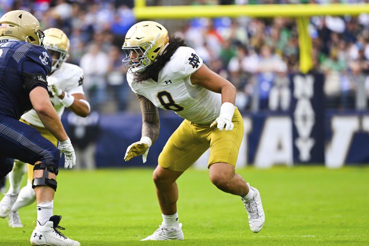 Notre Dame linebacker Marist Liufau (8) in action during the second half of an NCAA college...