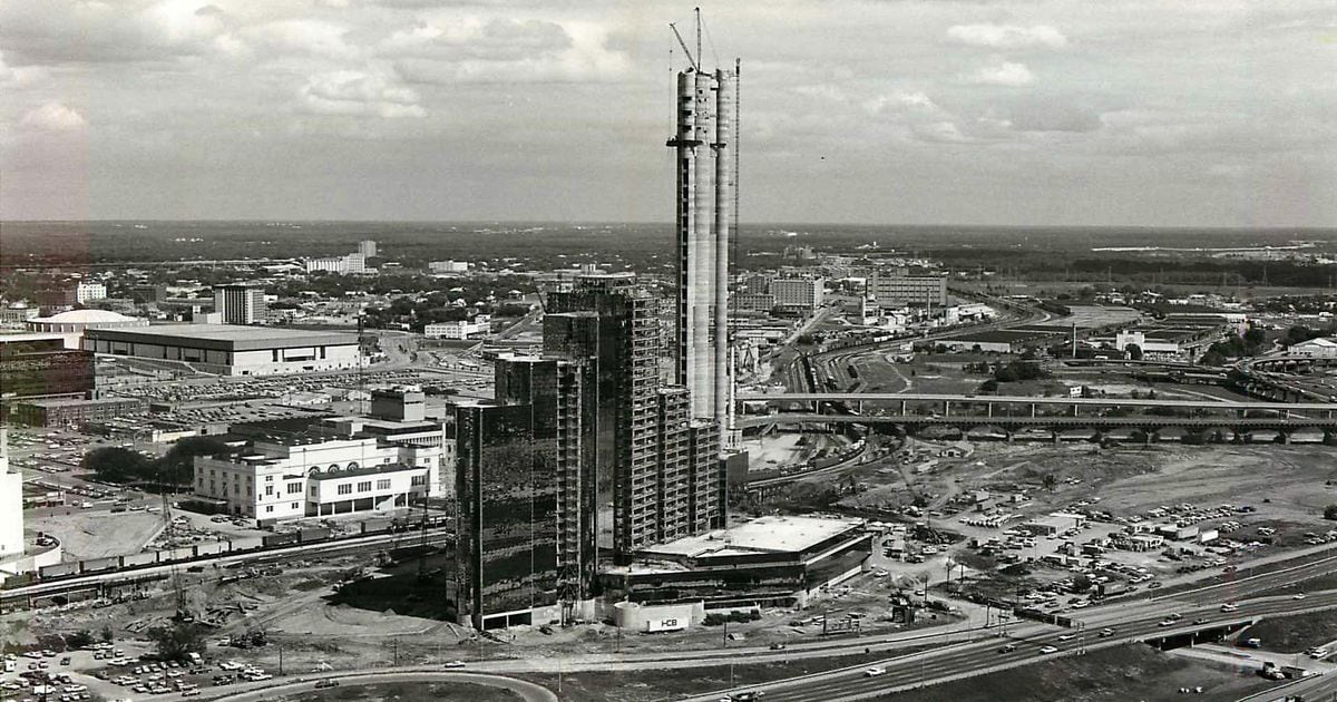 How Dallas' most iconic building came to be