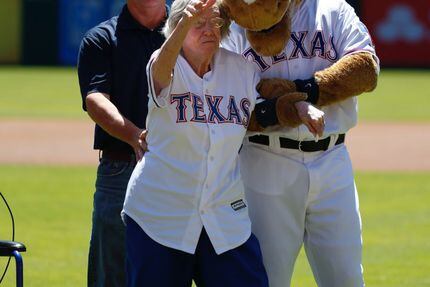 Ivan Rodriguez Called Up To Majors On Wedding Day Texas Rangers 