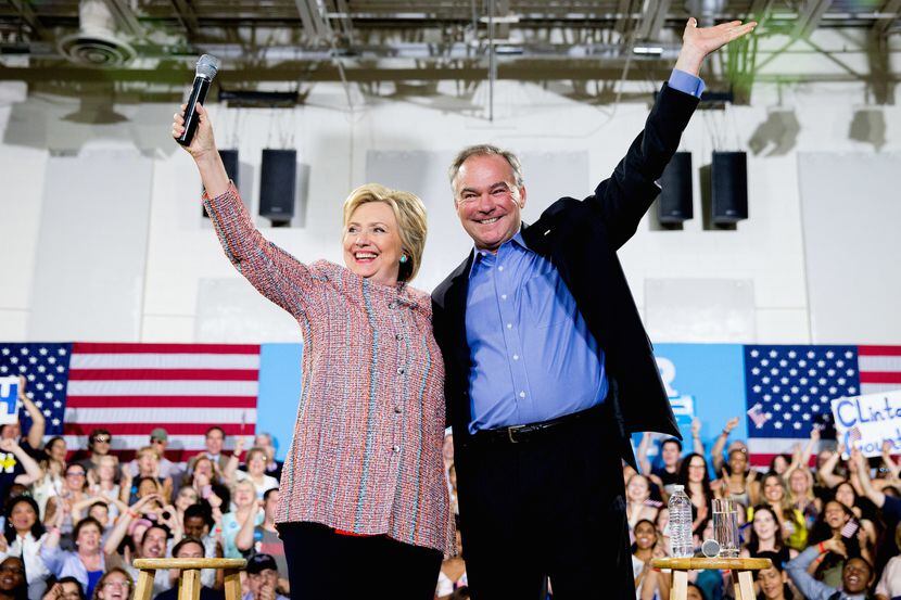 La candidata demócrata Hillary Clinton fue acompañada por el gobernador de Virginia Tim...