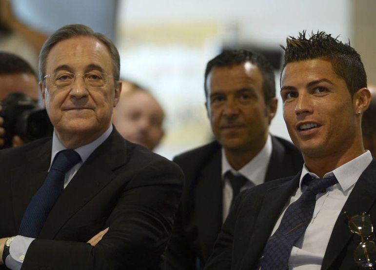 Florentino Pérez (izq) y Cristiano Ronaldo cuando ambos parecían llevar una buena relación...