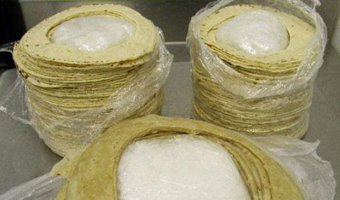 Agentes encontraron 26 libras de metanfetaminas dentro de tortillas (CORTESÍA: Aduanas y...