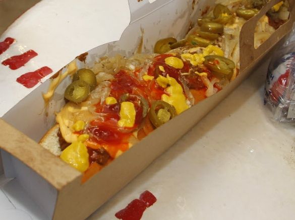El Boomstick, el hot dog de dos pies favorito de los aficionados, regresará esta temporada...