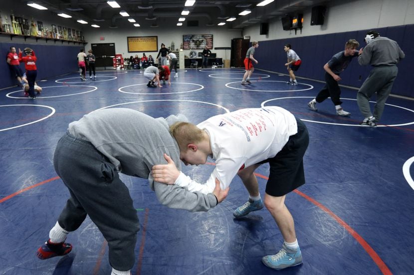 Prep wrestling preview: Weight management under microscope
