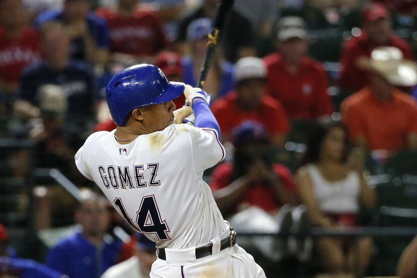 Carlos Gomez conectó un jonrón de tres carreras el miércoles en el triunfo de Rangers 8-5...